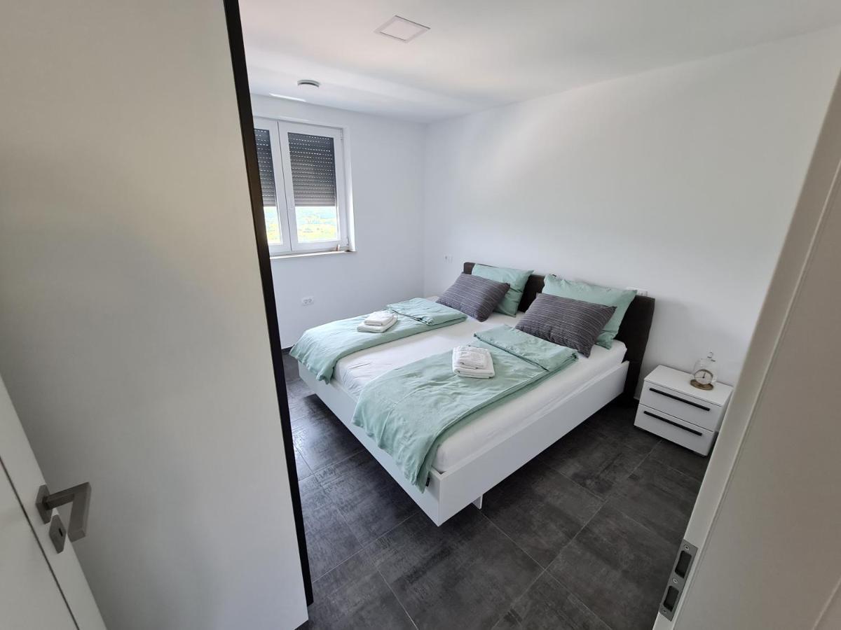Villa Capris Apartments 코페르 외부 사진