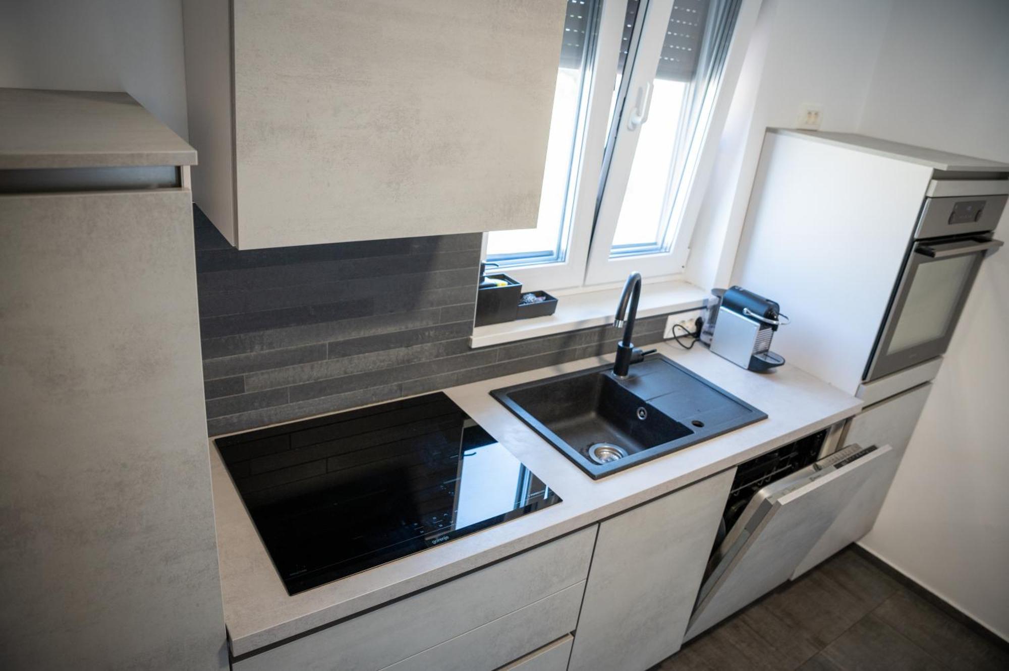 Villa Capris Apartments 코페르 외부 사진